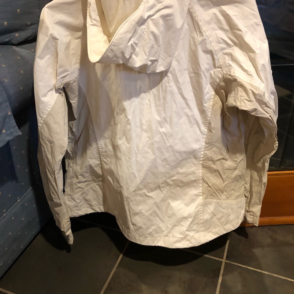 Columbia medium rain jacket.